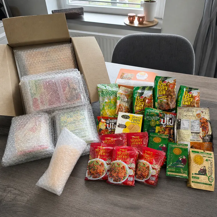 สินค้าไทยและพัสดุที่ ParcelRadar แพ็กอย่างเรียบร้อยก่อนส่งต่างประเทศ